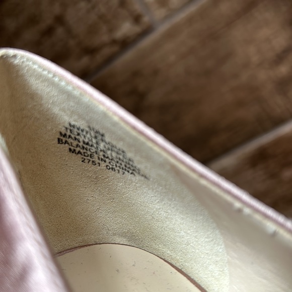 Nine West💕Size 10💕Pale Pink Pumps - Picture 8 of 16